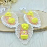 Melek Kanadında Uyuyan Şapkalı Bebek Kokulu Taş (2)